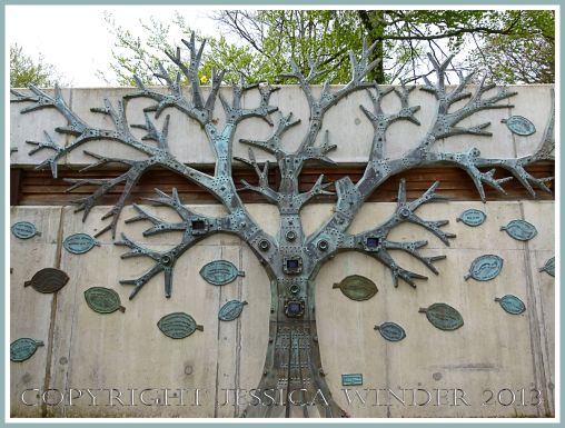 Bronze tree sculpture at Kew Gardens.